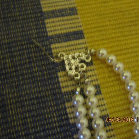 earrings - Picture 3 of 3